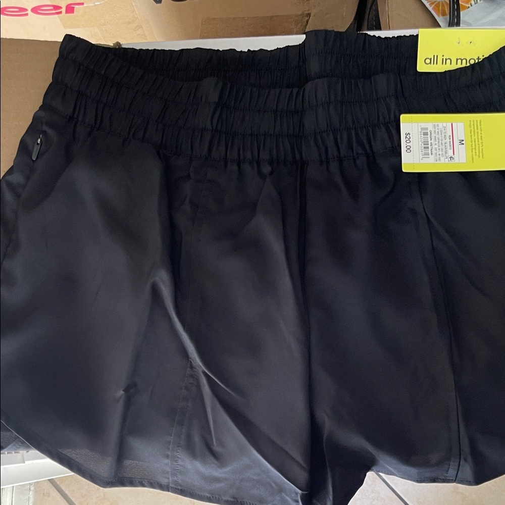 All in Motion Women's Woven Mid-Rise Run Shorts 3" - Picture 3 of 8